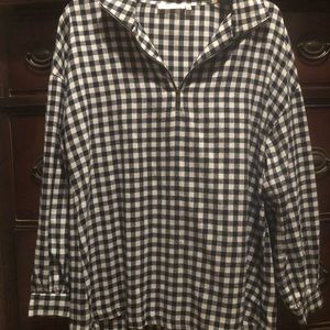 Cute loose plaid shirt. Navy/white